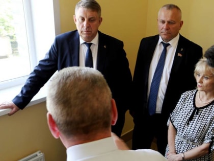 Брянский губернатор Богомаз проверил ход капремонта госпиталя для ветеранов войн