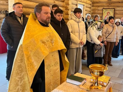 Священник встретился с юношеской сборной по пожарно-спасательному спорту