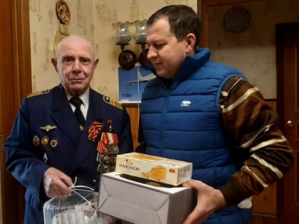 Брянские единороссы поздравили Героя Советского Союза Ивана Кашина с Днём рождения