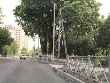 В Брянске расширили дорогу на Трудовой улице