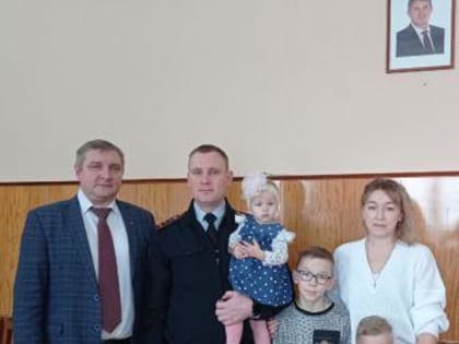 ВРУЧЁН ЖИЛИЩНЫЙ СЕРТИФИКАТ МНОГОДЕТНОЙ СЕМЬЕ