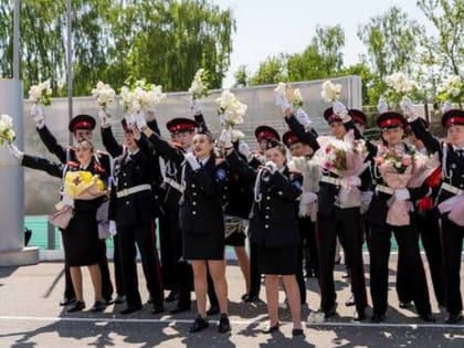 В Стародубском кадетском казачьем корпусе прозвенел последний звонок для выпускников