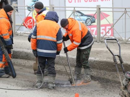 В Брянске в январе выполнили точечный ремонт на 1000 квадратных метрах дорог