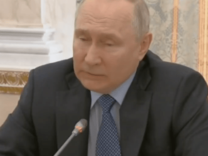 Владимир Путин обсудил возможное решение проблемы обстрелов регионов России