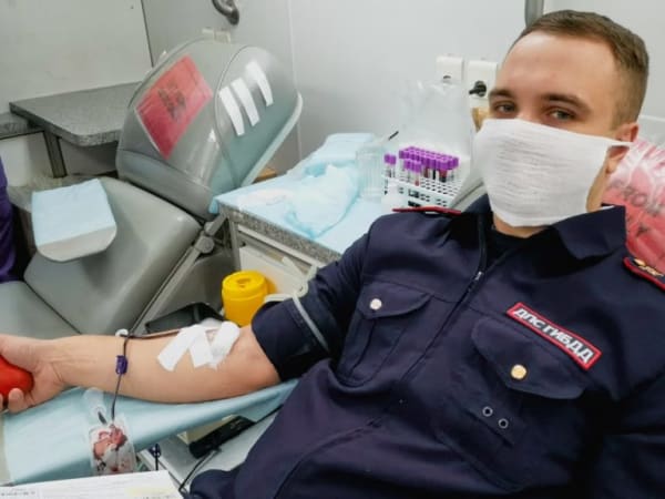 В Брянске более 60 доноров сдали кровь в рамках благотворительной акции полиции