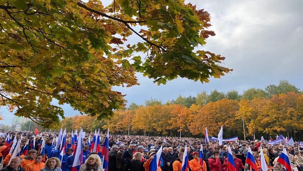 Октябрь брянск. Митинг в Брянске 30 сентября. Губернатор Донецкой области. Митинг Смоленск сентябрь фото. 1 Октября в России.