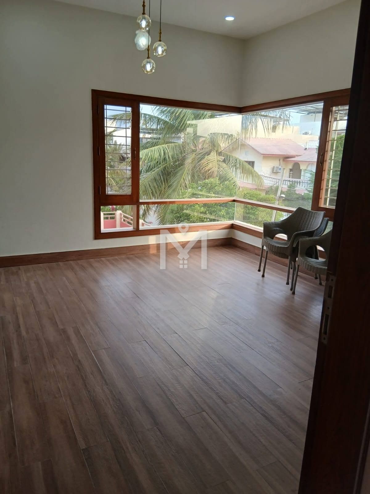 300 Yard Bungalow for Rent — Phase 4, Karachi
