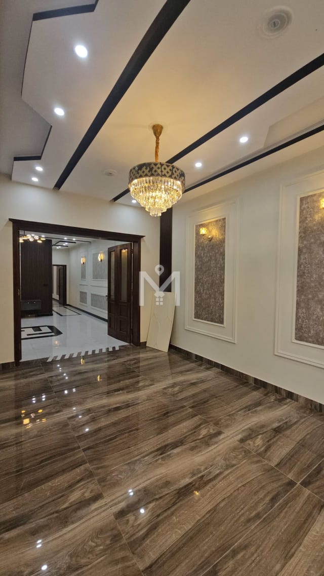 8 Marla Luxury House for Sale — Architect Engineers Housing Society, Lahore