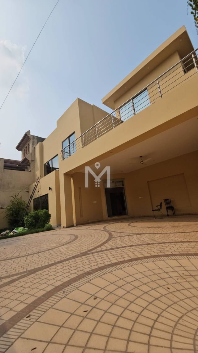 9 Bedroom Luxury House for Sale — Architect Engineering Housing Society, Lahore