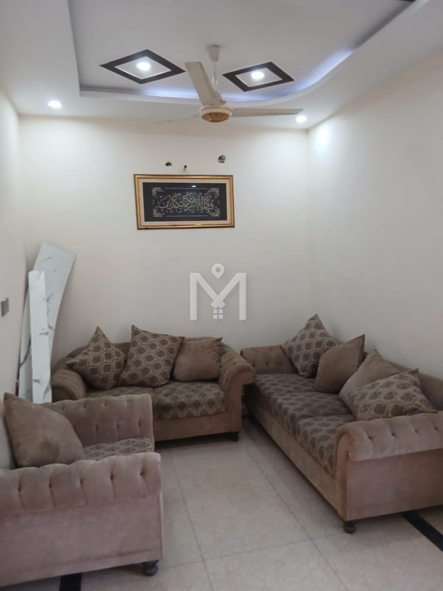 4.5 Marla Upper Portion for Rent — Khayaban-e-Amin, Block …