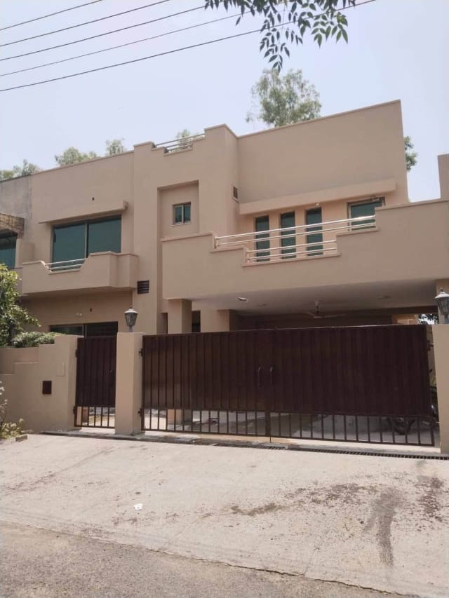 10 Marla House for Rent – Askari 11, Lahore