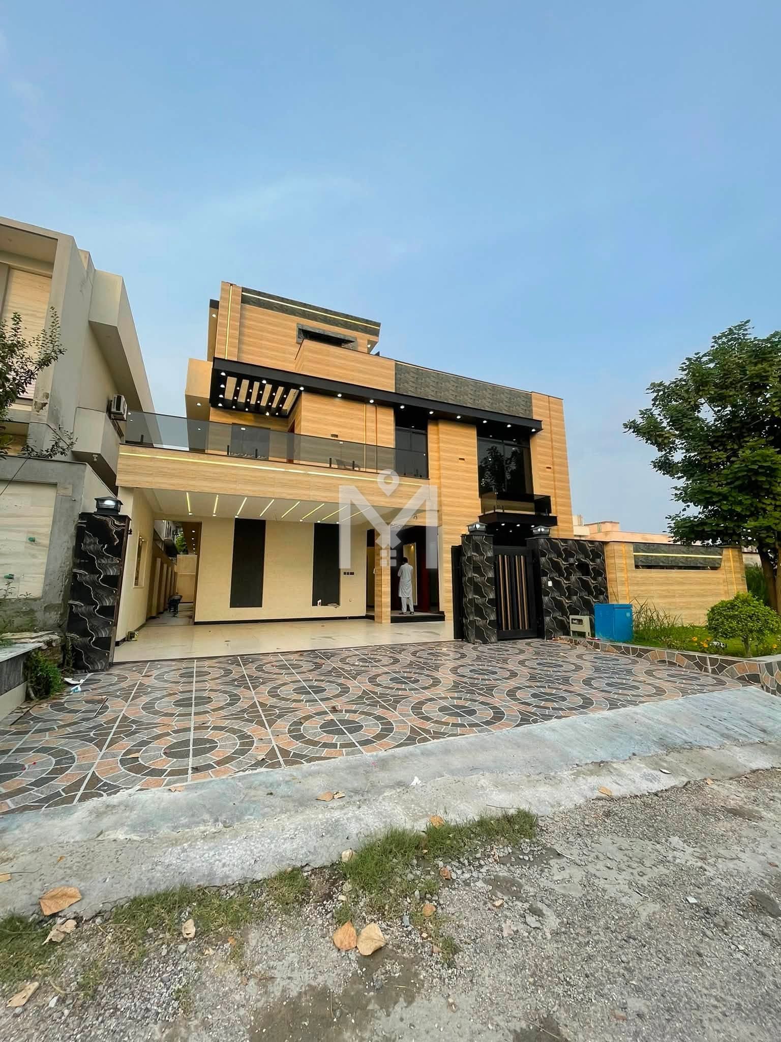 6-Bedroom Designer House for Sale — Multi Gardens, Islamabad