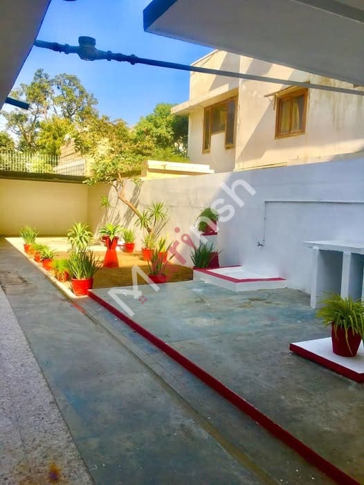 7 Room Ground Floor Portion for Rent — Johar Chowrangi, Karachi