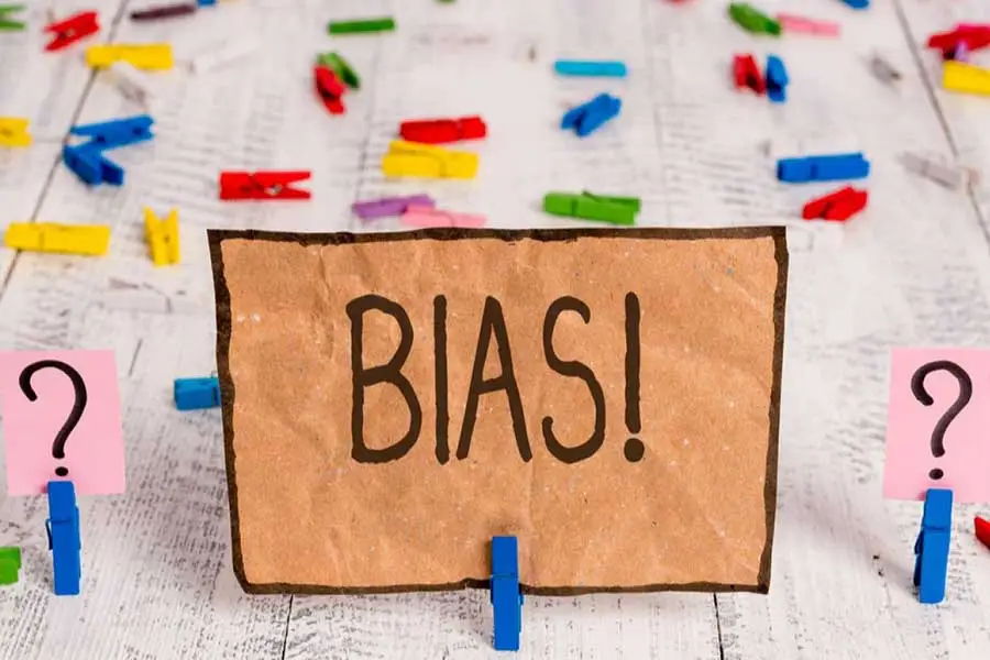 critical thinking skills help detecting bias