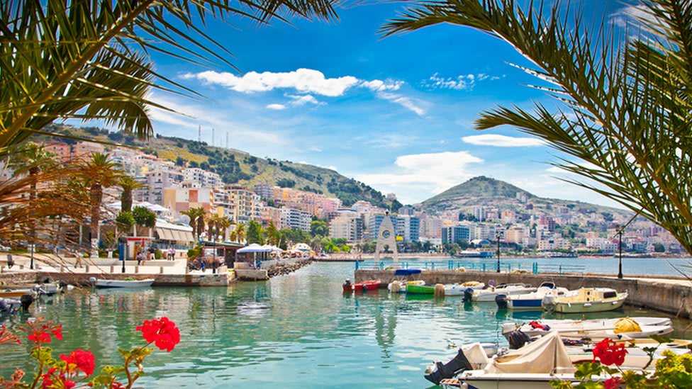 أفضل 8 وجهات سياحية  للسفر في 2026 بأقل التكاليف