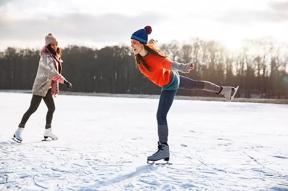 اكتشف أجمل الوجهات العالمية للتزلج على الجليد: رحلة مثيرة عبر القارات!