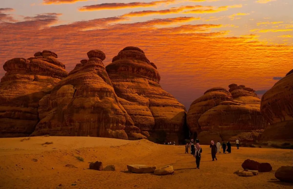 السعودية  تستعد لاستضافة "سوق السفر العالمي".. توقعات بوصول إنفاق السياح السعوديين إلى 47.8 مليار دولار في 2032