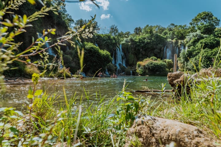 السياحة في موستار 2026 - Kravica Waterfall