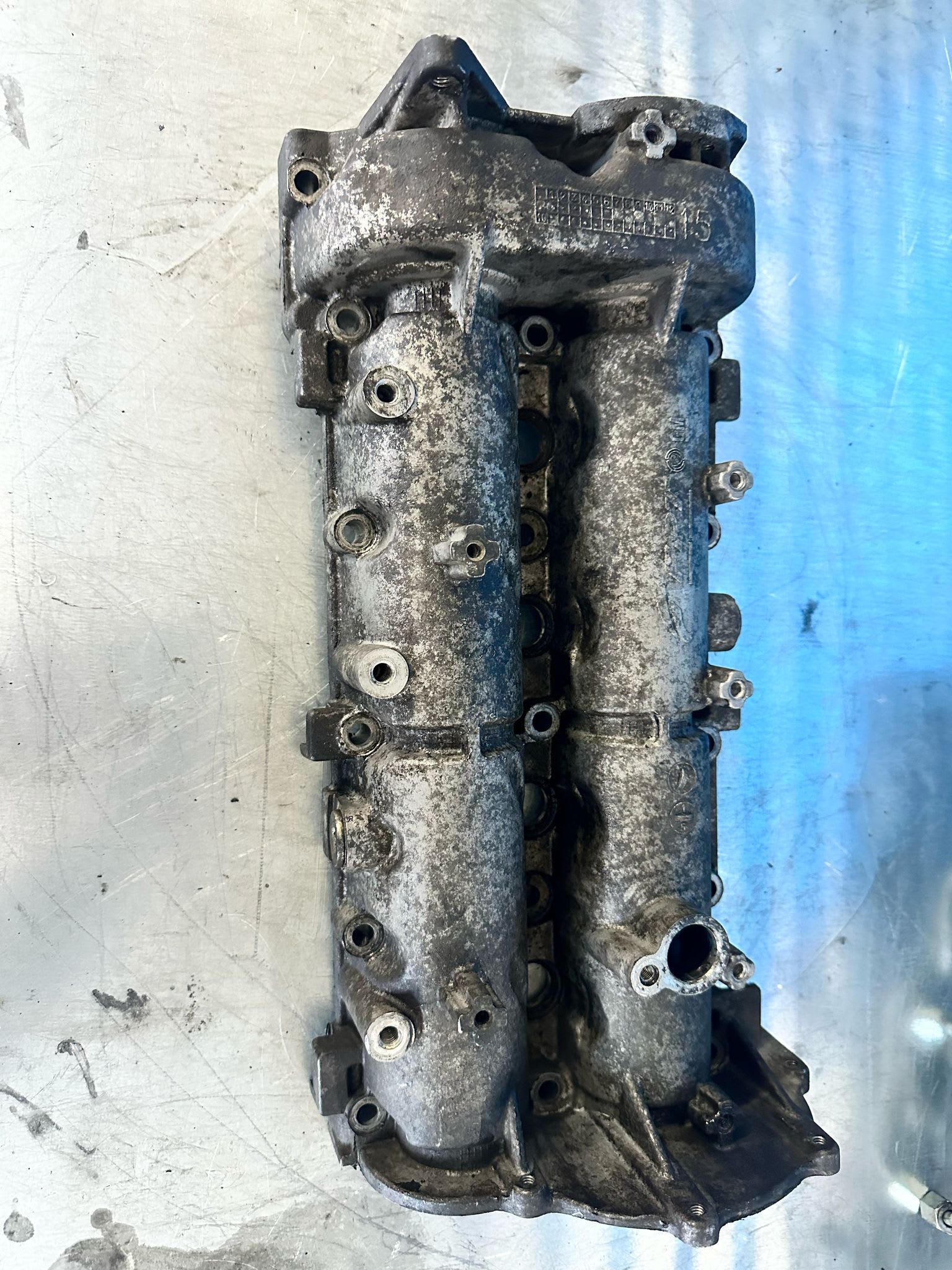 FİAT & OPEL EKSANTRİK MİL ÜST KAPAĞI 1.3 MULTİJET (JTD) EURO 5 ÇIKMA ORJİNAL