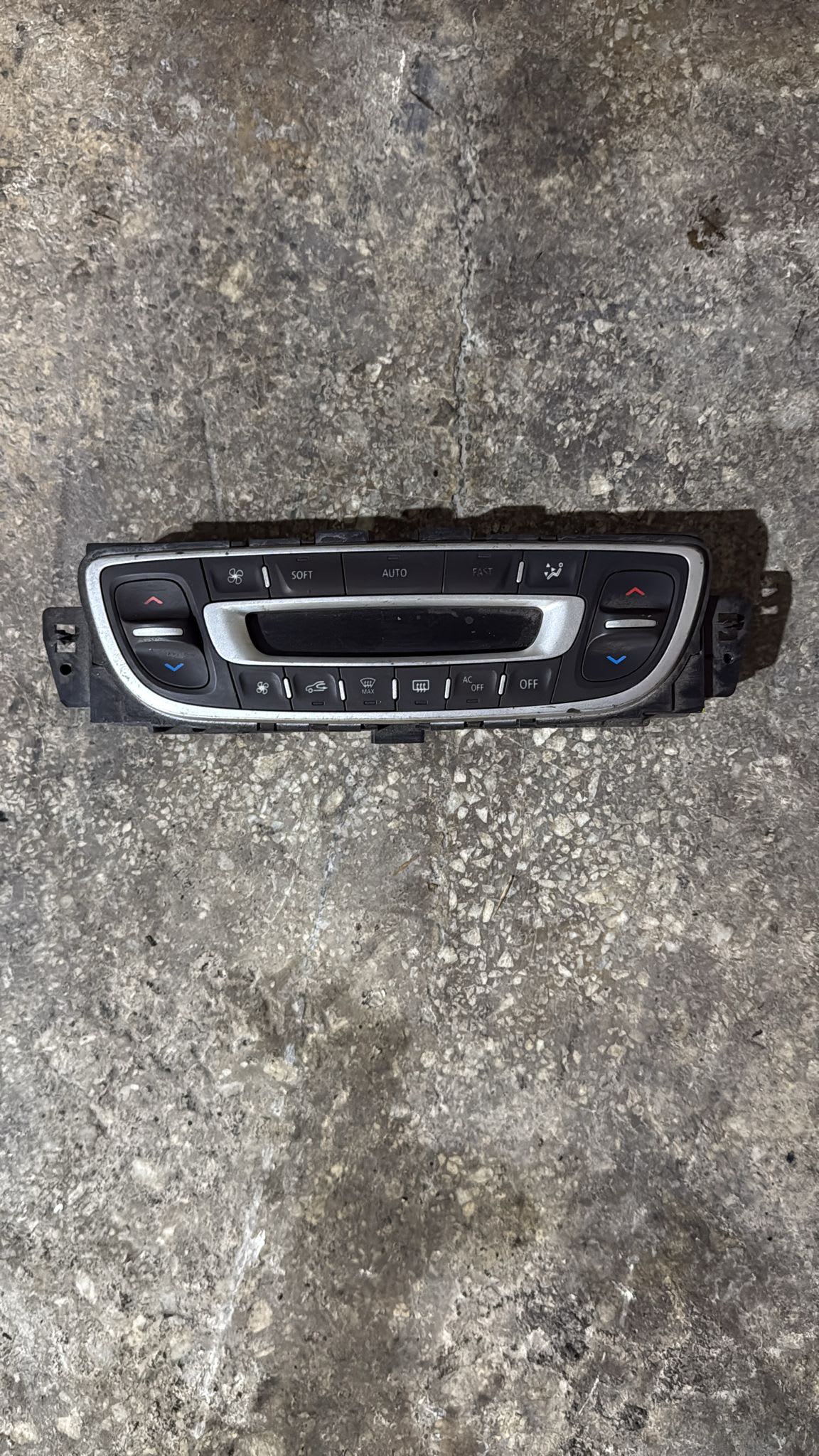 RENAULT DJİTAL KLİMA KONTROL PANELİ (275101616R)