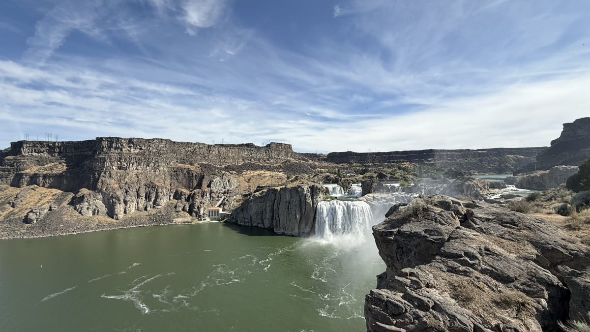 Shoshone Falls and the Snake River canyon from an overlook