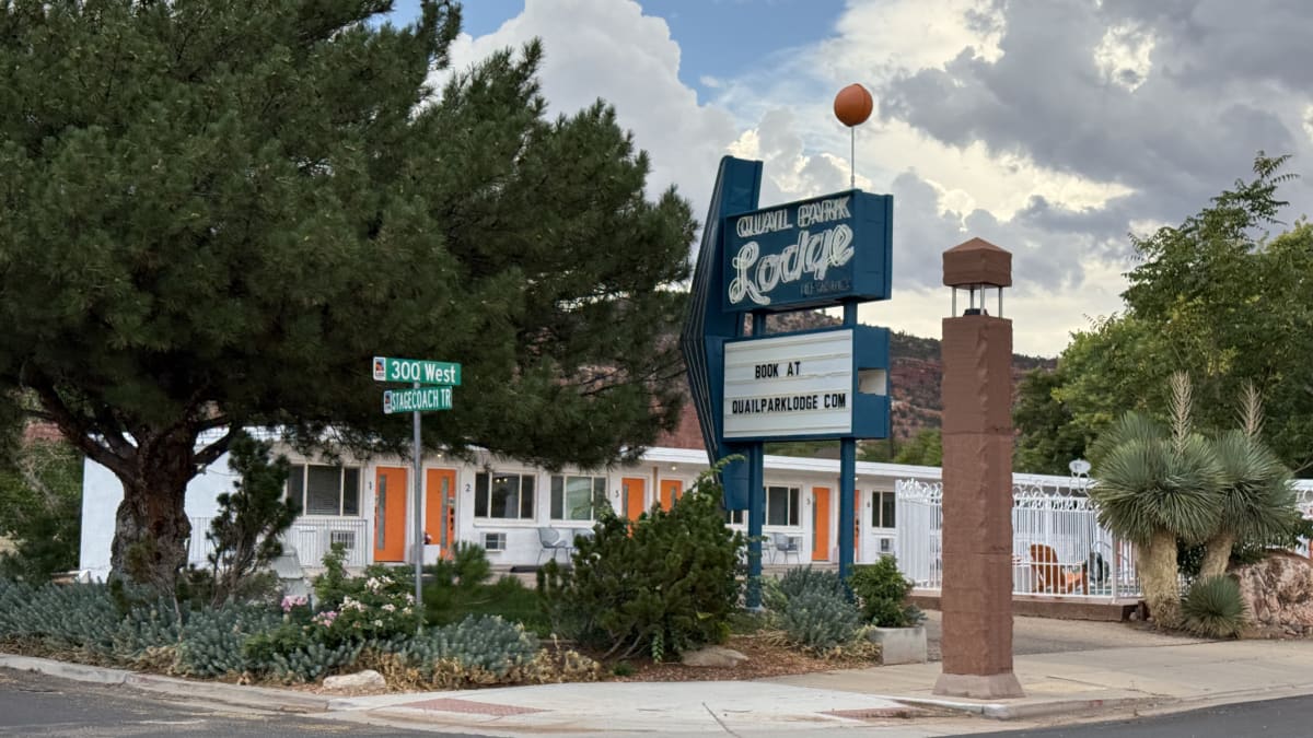 Exterior of Quail Park Lodge in Kanab, Utah