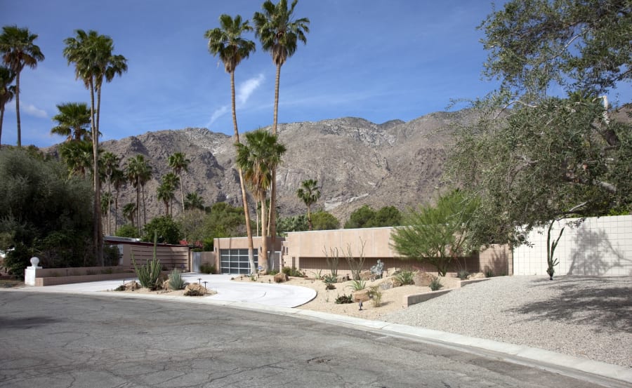 A mid-century modern building by the Alexander Construction Company in Palm Springs, California
