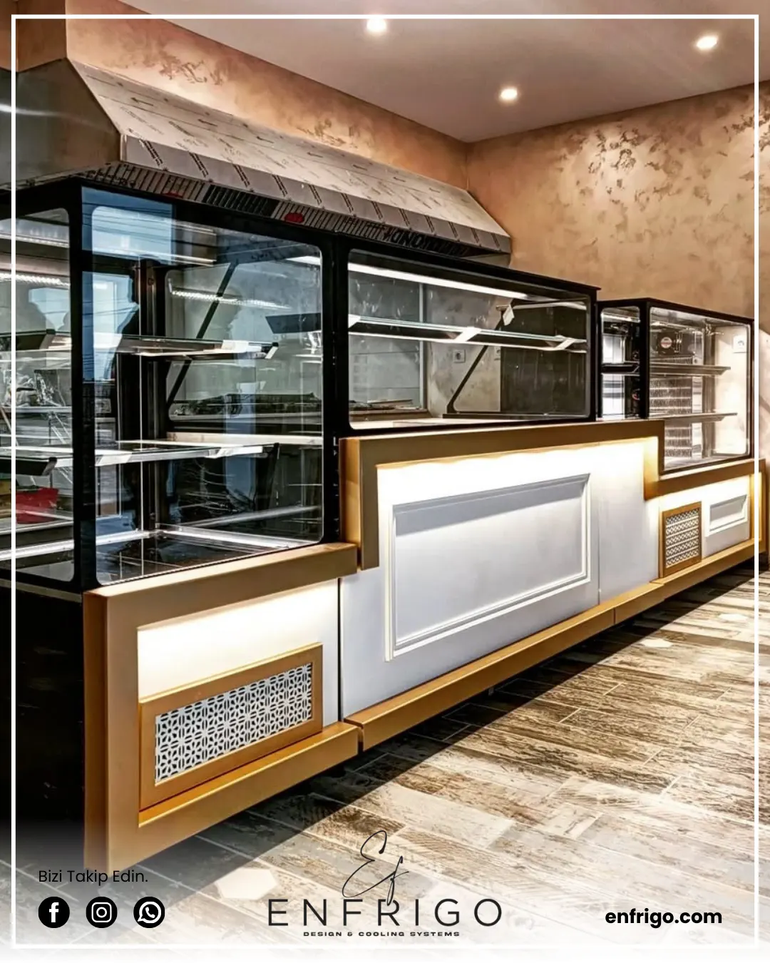 Restoran yemek vitrini, leziz yemeklerinizi şık bir şekilde sergiler ve misafirlerinizi cezbetmek için mükemmel bir araçtır.