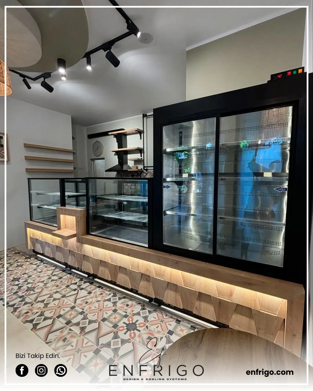 Çikolata, pasta ve ekler gibi hassas ürünlerinizi en ideal koşullarda sergileyin ve lezzetinizi en iyi şekilde sunun.