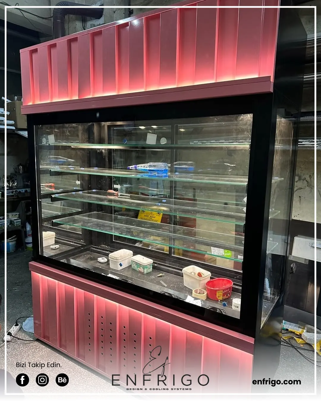 Tatlı ve Pasta Saklama Dolabı