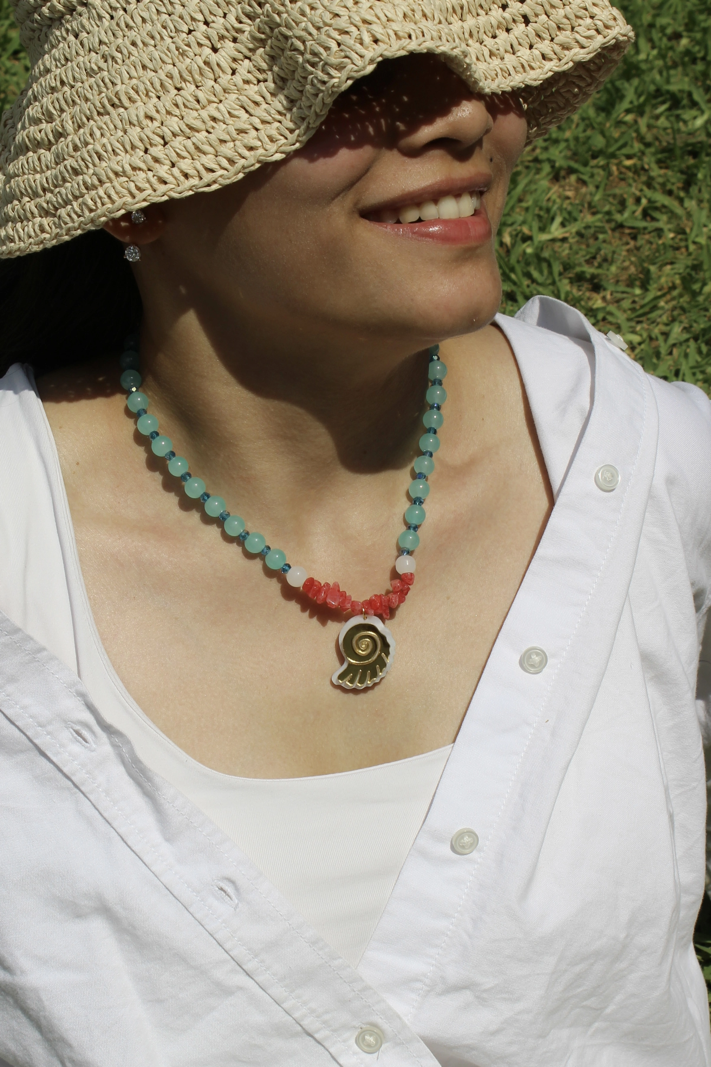 POPPY SHELL NECKPIECE