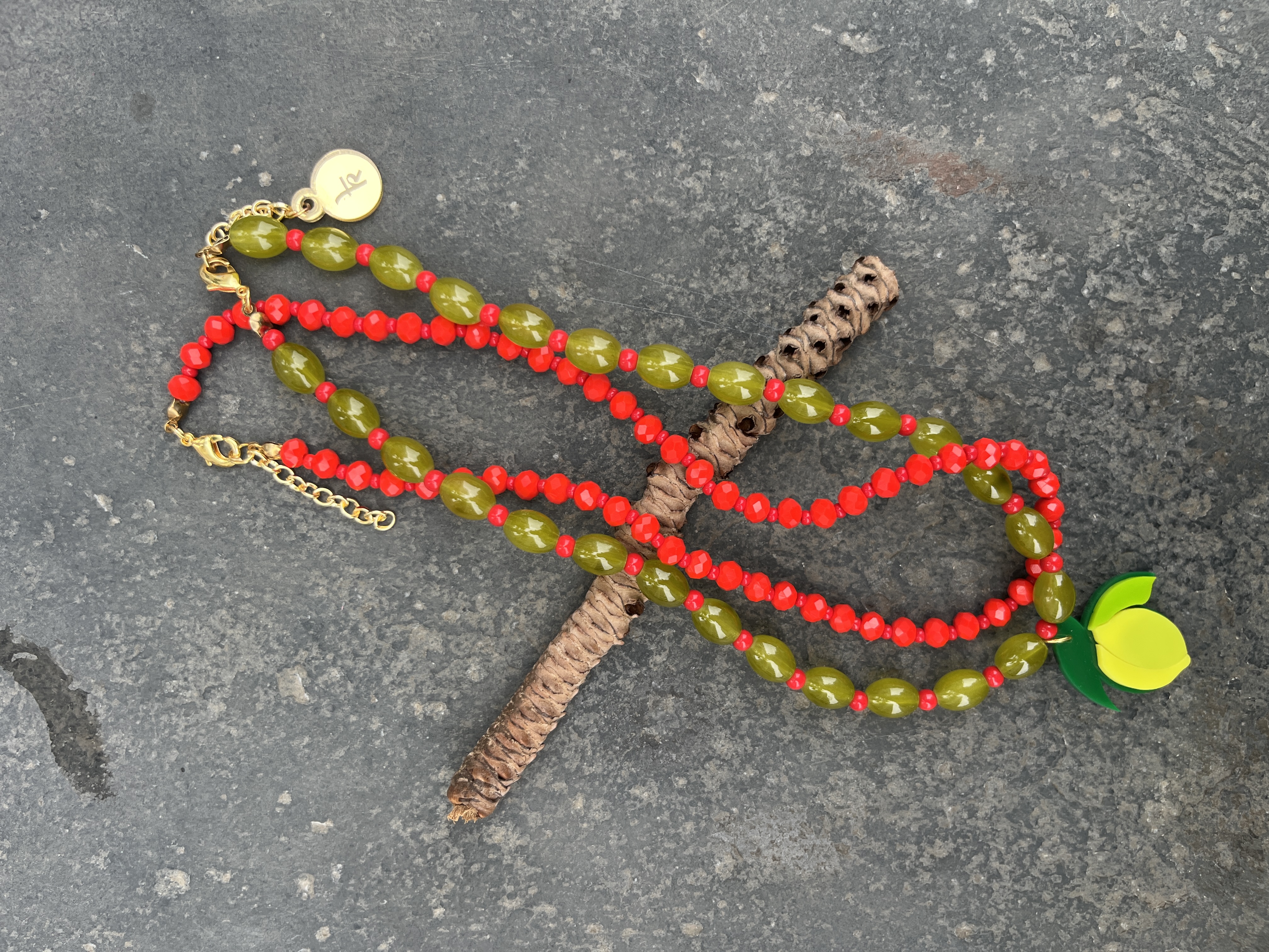 CITRUSY LEMON NECKPIECE 