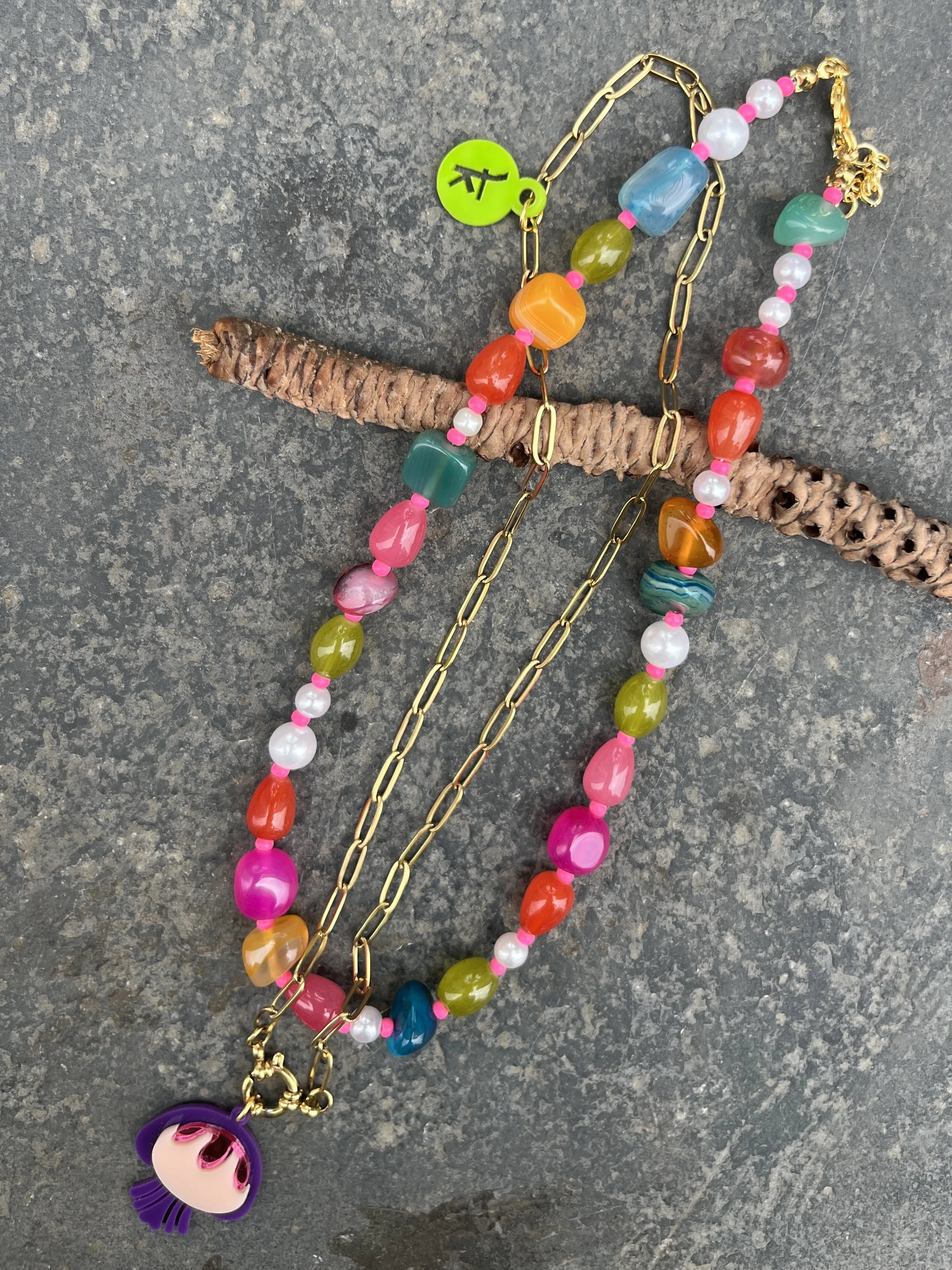 JELLY FIN NECKPIECE