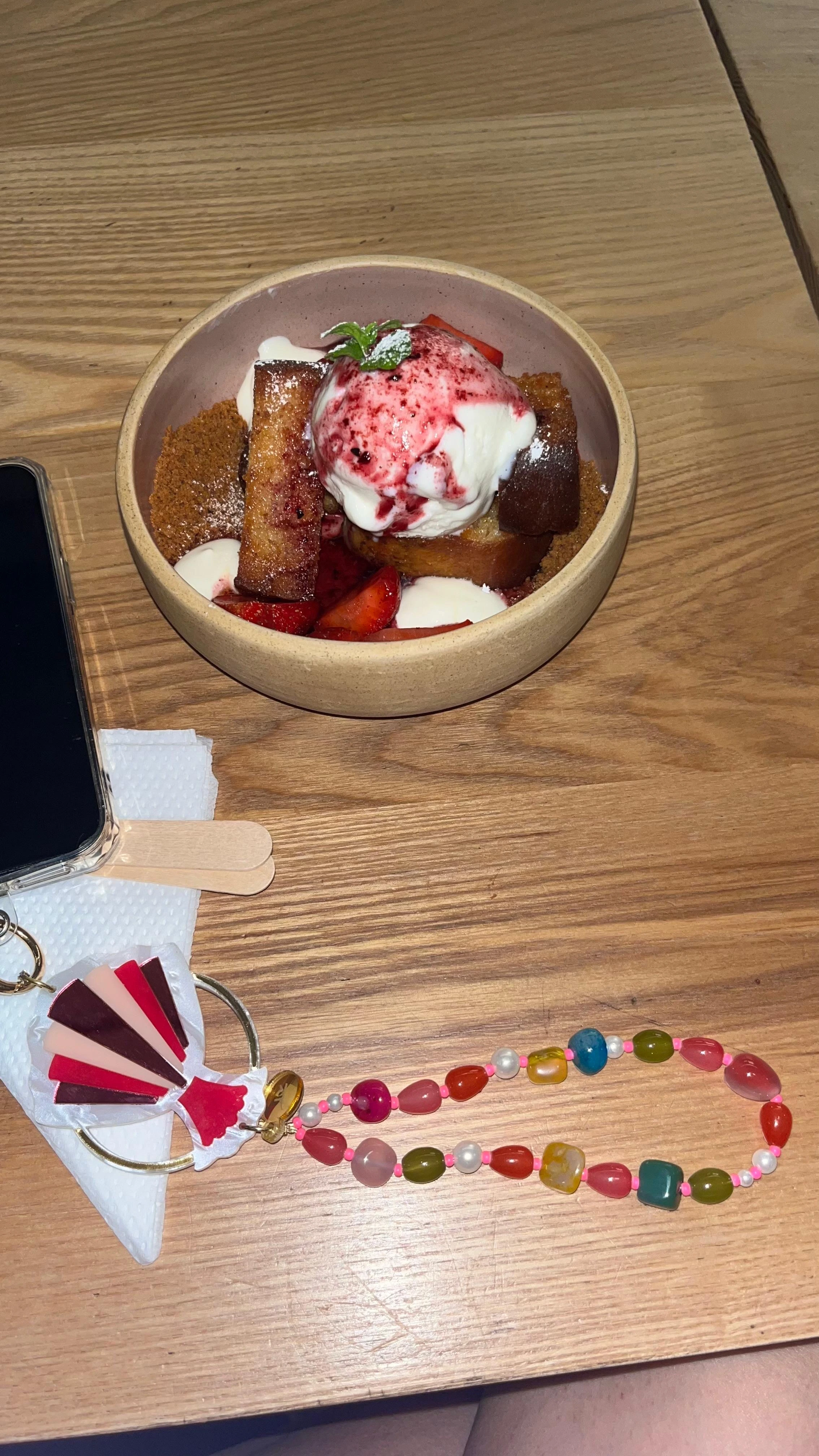 POPPY SHELL PHONE STRAP