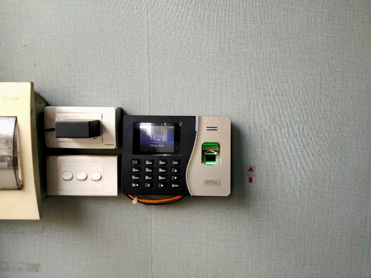 Máy chấm công vân tay K14 Pro