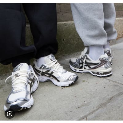 paire de chaussure originale, basket françaisR