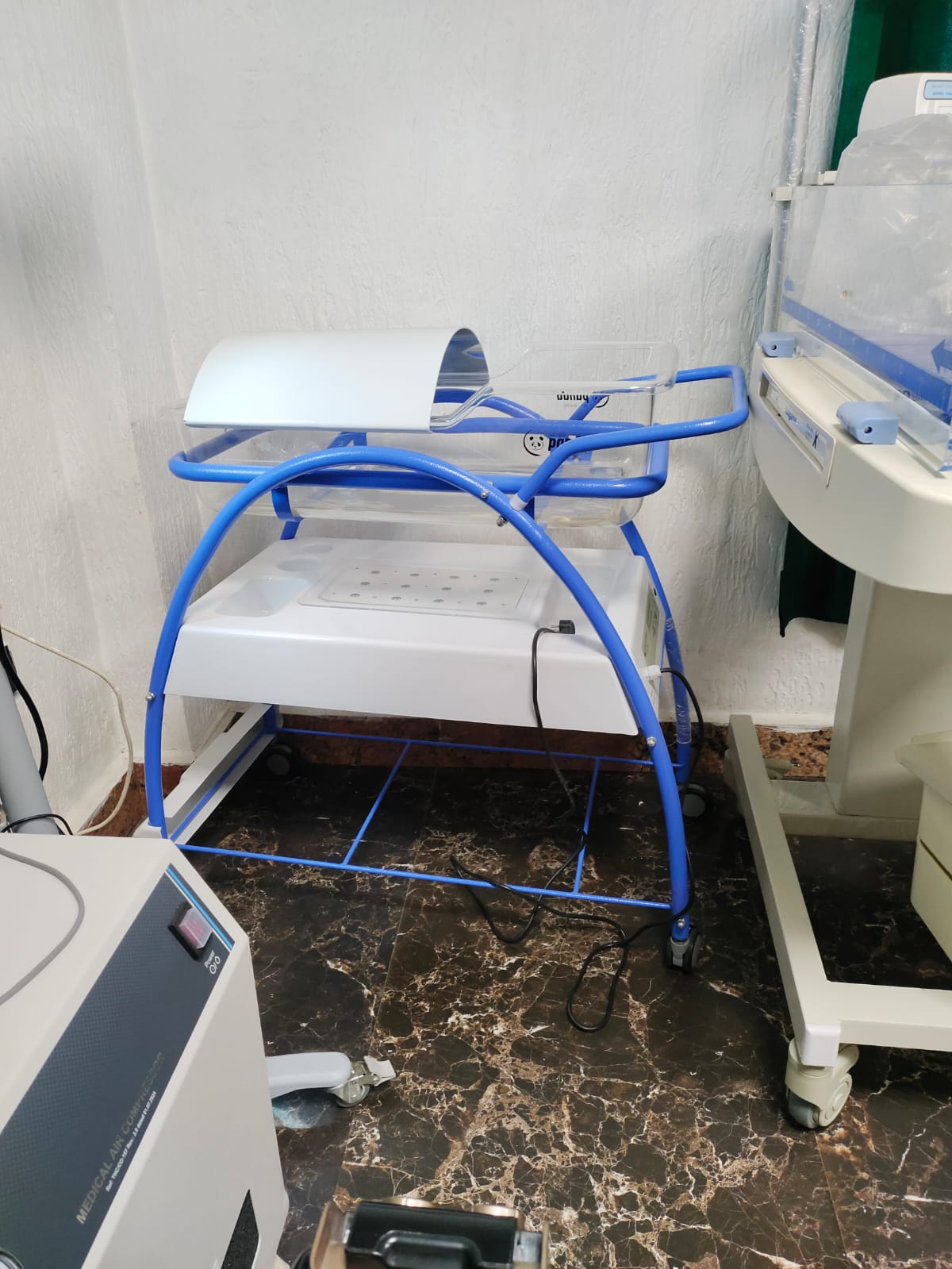 Double surface phototherapy unit for neonatal jaundice treatment at Womb2Bloom Hospital