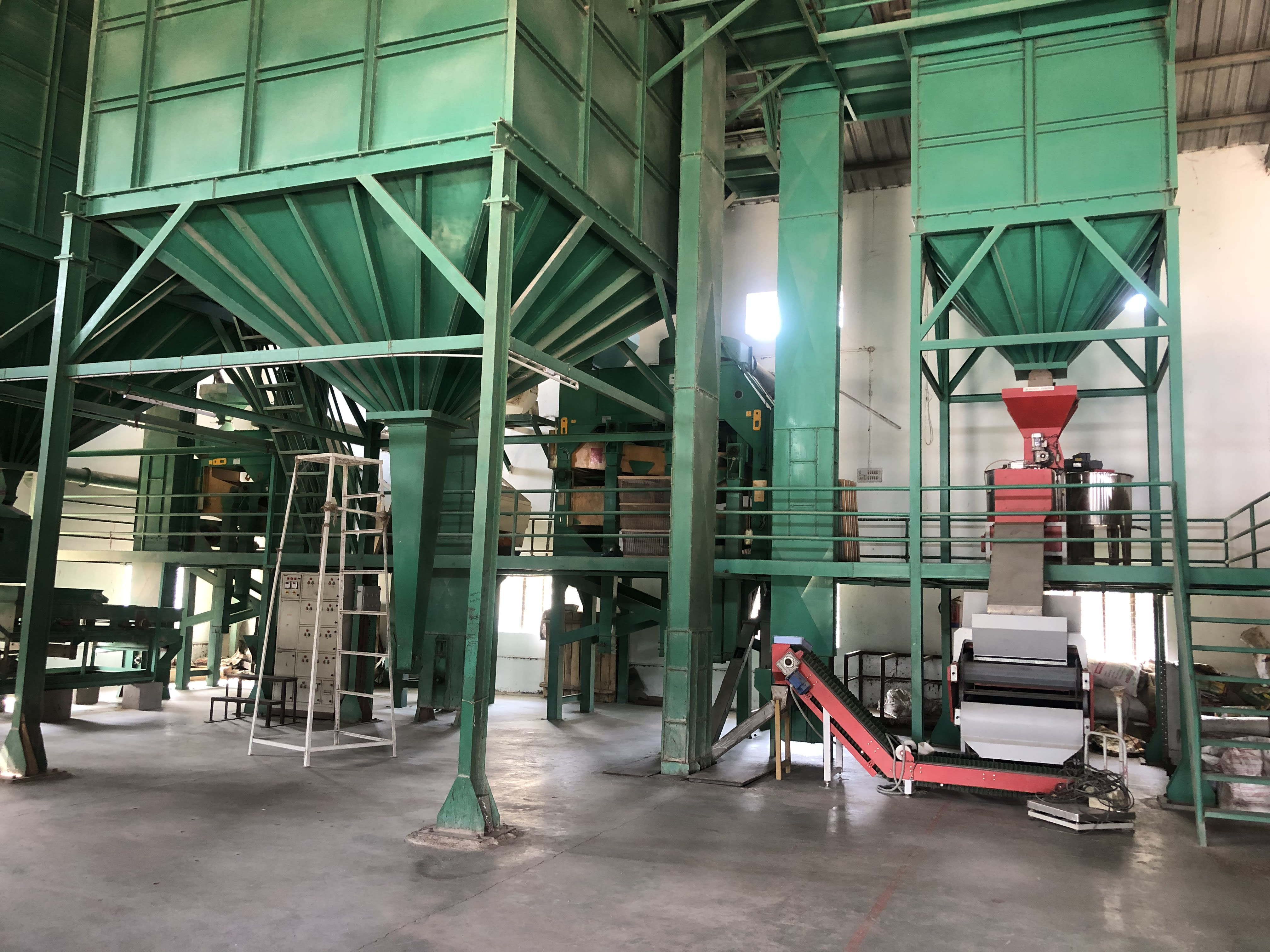 Silos & Storage Units