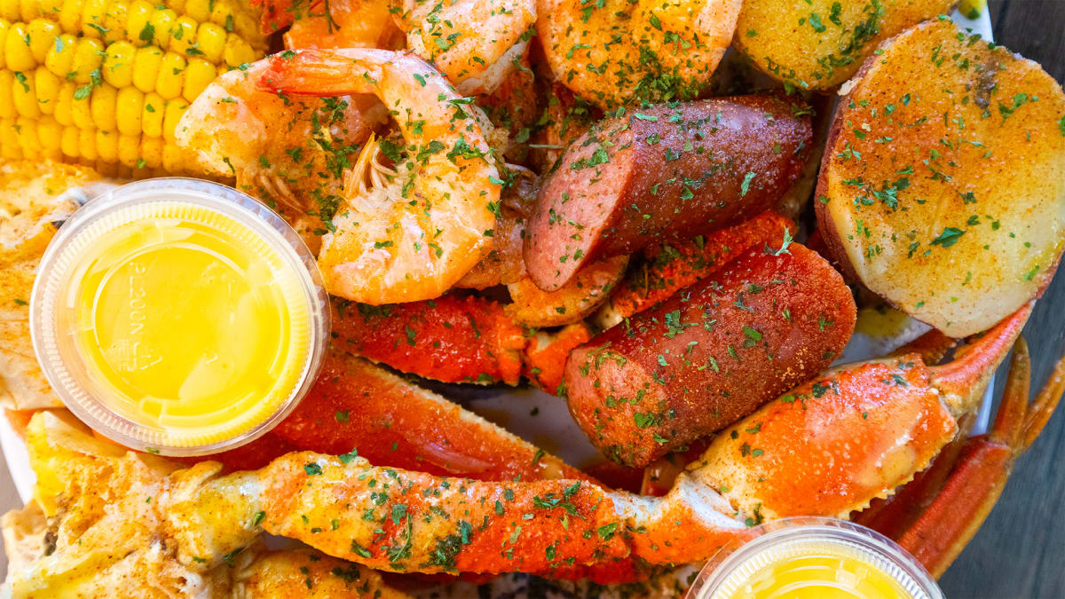 Get Hooked: Fall Eats on the SC Coast!
