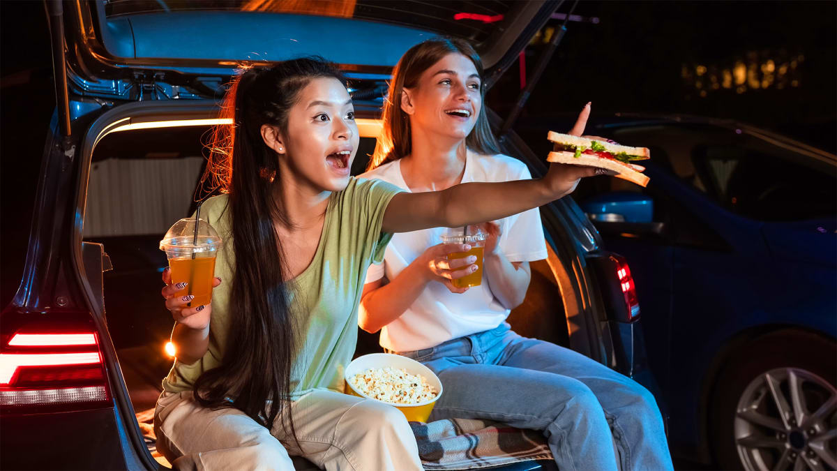 Stars, Snacks, Showtime!