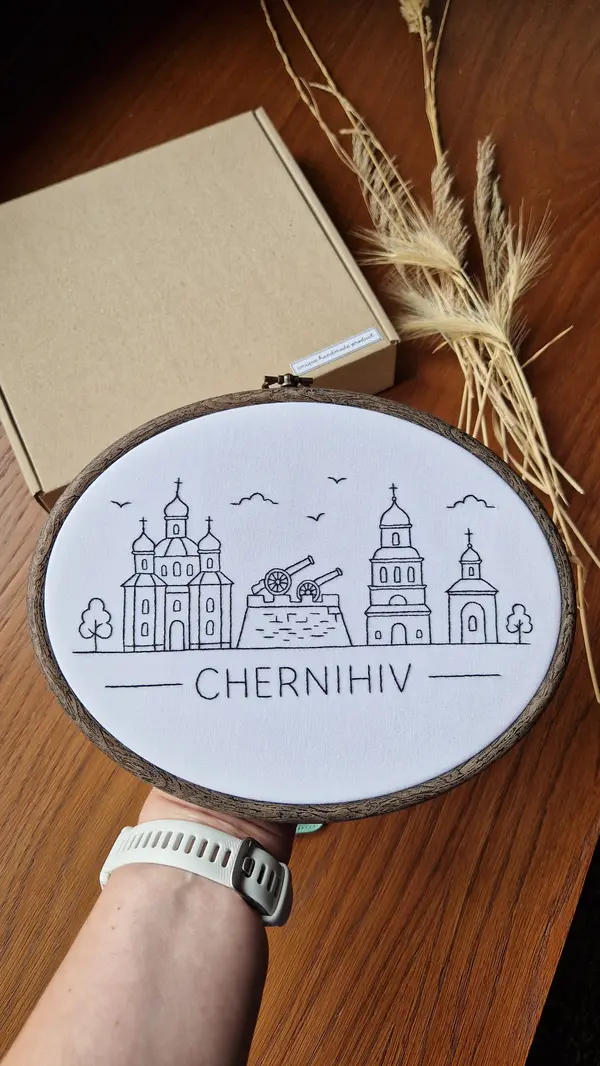 Ручна вишивка "Чернігів" — місто, що живе у стібках