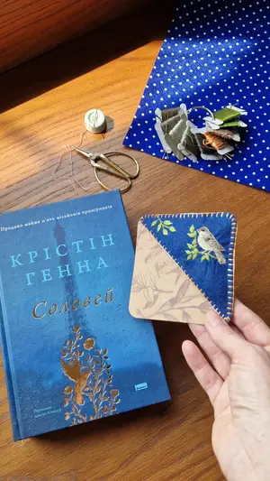 Мініатюра Закладка для книги з вишивкою «Пташка на гілці» 4