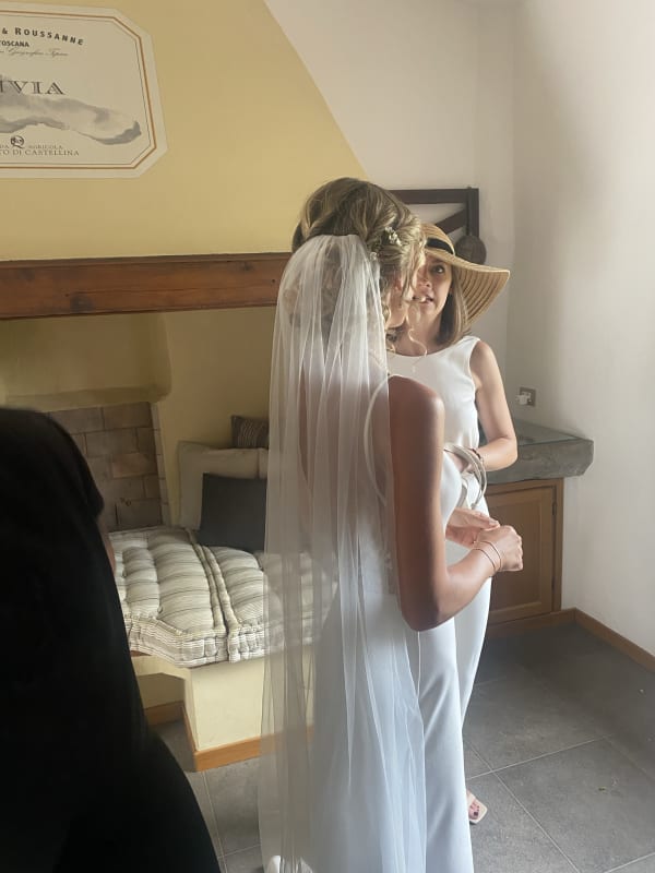 Sposa con onde morbide e velo — Hairforce Firenze