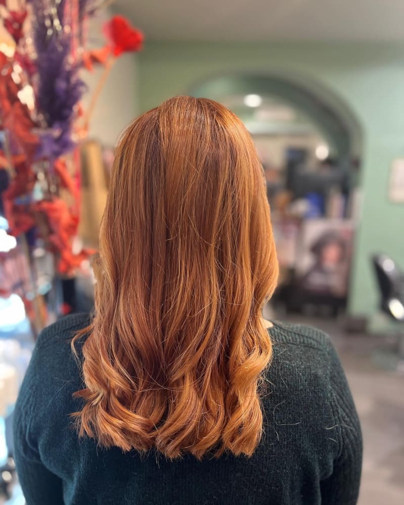 Taglio donna medio scalato — Hairforce Firenze