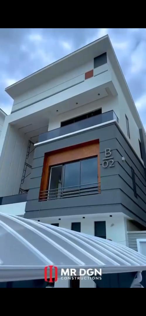 5 Bedroom Duplex in Mini Estate 2