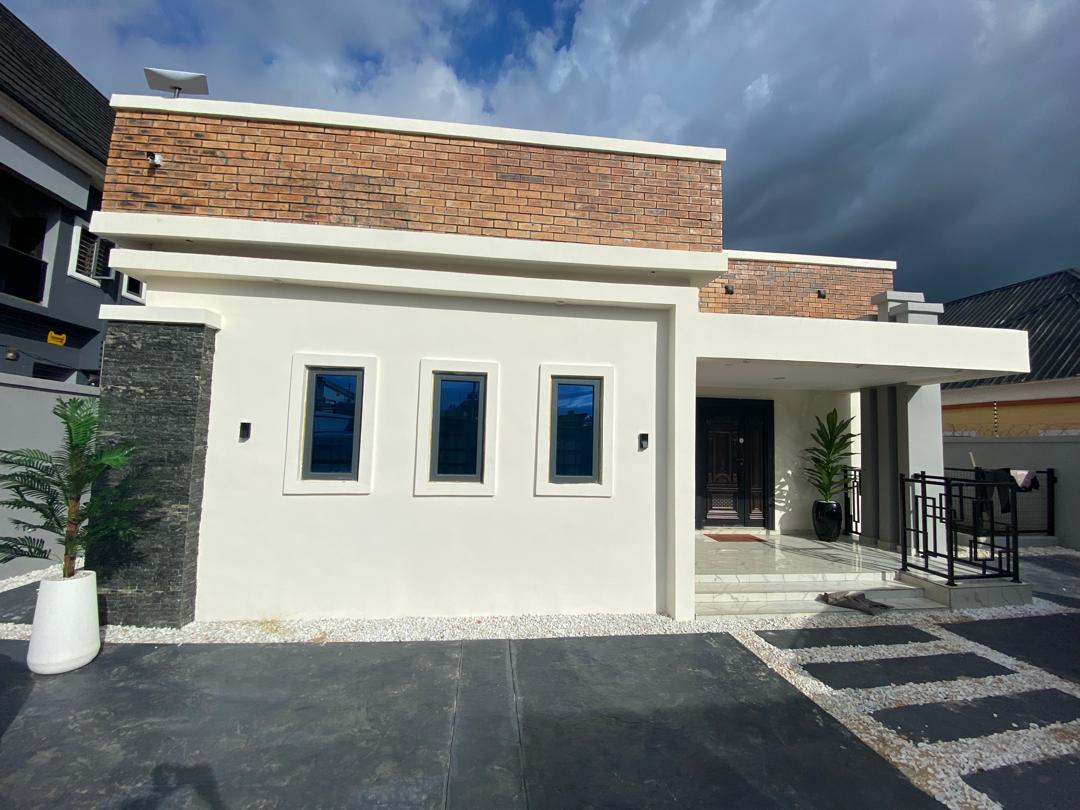 Beautiful 3 Bedroom Bungalow 2