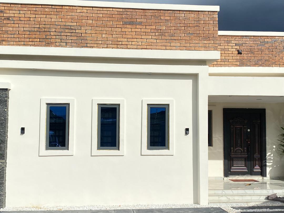 Beautiful 3 Bedroom Bungalow 3