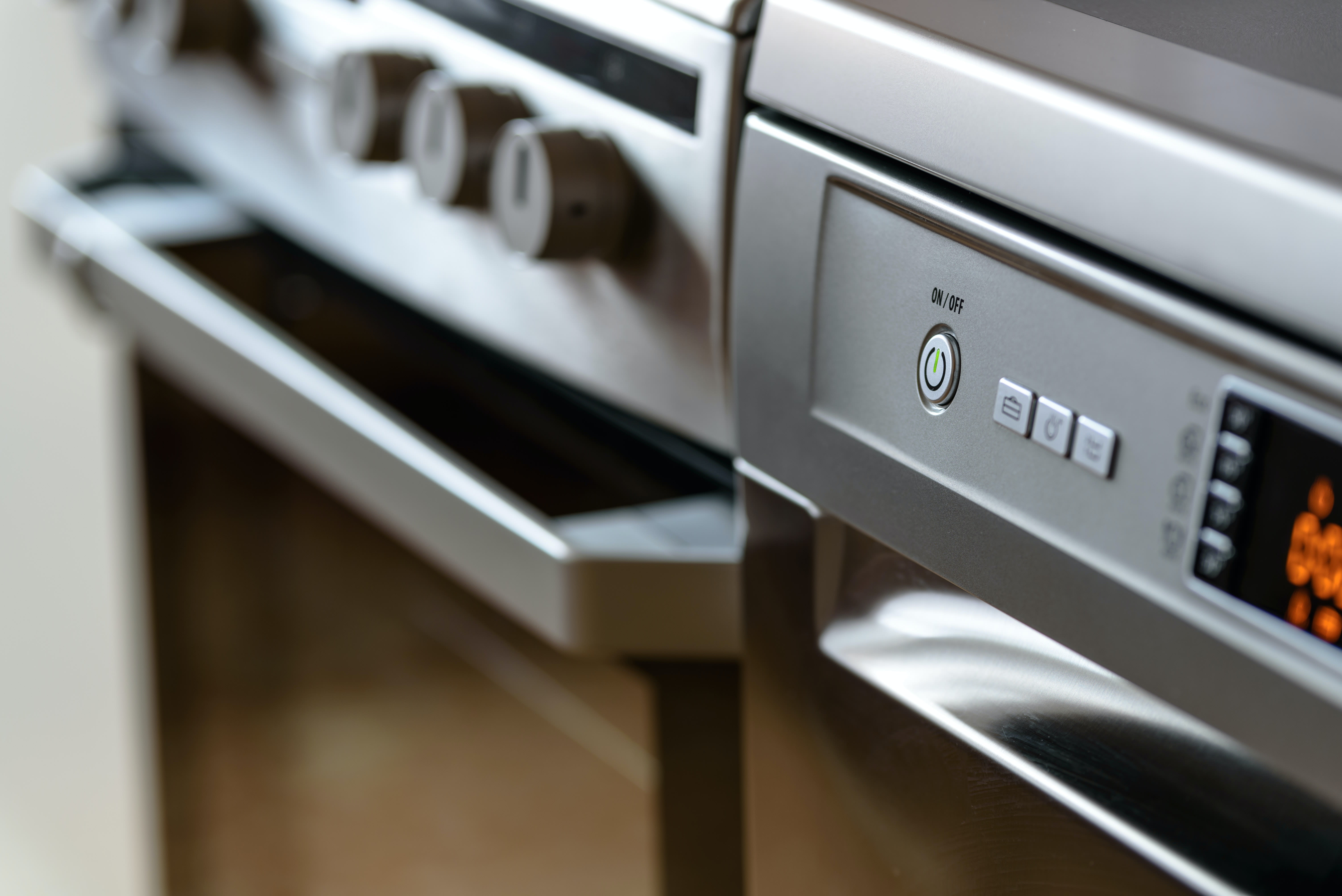 How To Clean An Oven The Easy Way