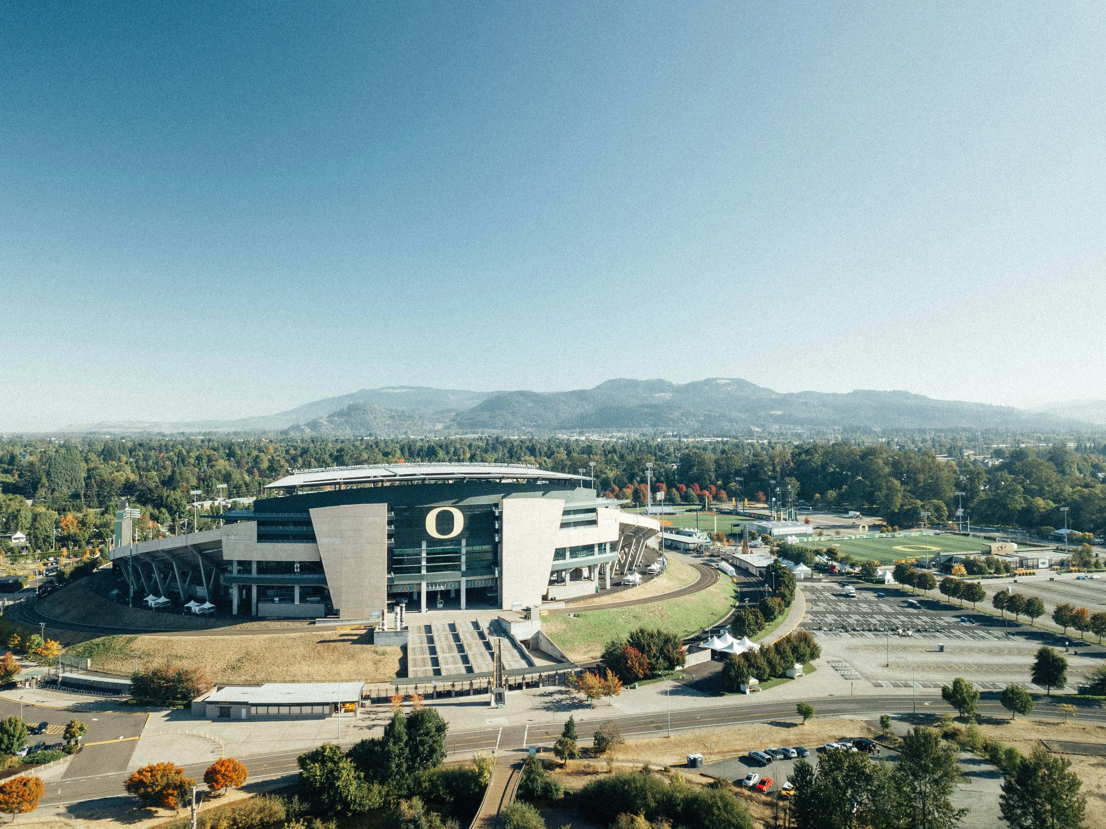 Eugene, Oregon — A1CHARTERS group charter destination