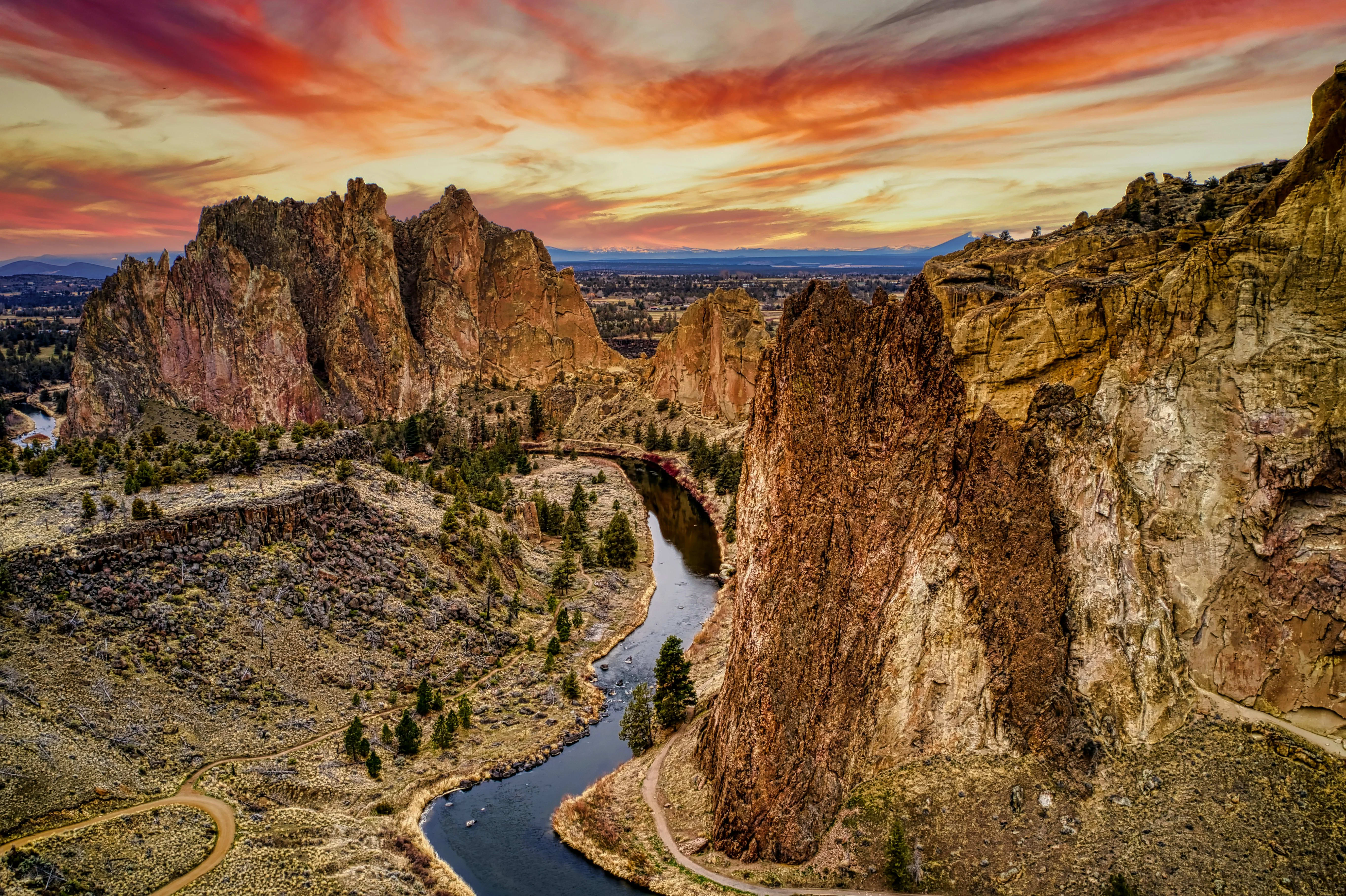 Smith Rock, Oregon — A1CHARTERS group charter destination